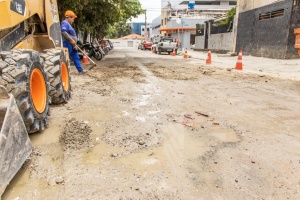 Manutenção em galerias de Maceió. Foto: Júnior Bertoldo / Secom Maceió