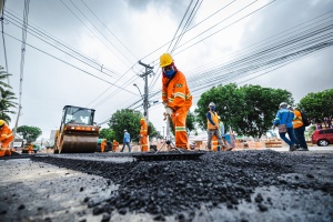 Obras na Avenida Durval de Góes Monteiro. Foto: Jonathan Lins / Secom Maceió