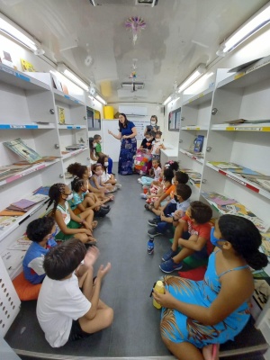 Espaço interno do Biblioteca Móvel Maceió. Foto: Ascom Semed