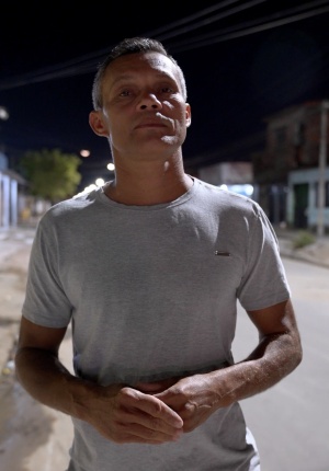Sandro diz que iluminação fez diminuir número de furtos na região. Foto: Ascom Ilumina