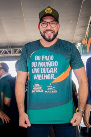 Secretário de Educação de Maceió, Rogério Lima, participou da ação. Foto: Hilderlan Oliveira