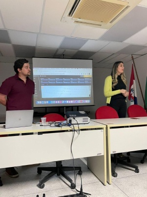 Capacitação com técnicos da Sima sobre o aplicativo Ilumina Maceió. Foto: Sima