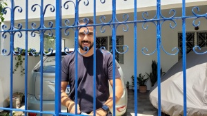 José Roberto relatou incômodo com ponto de lixo em sua rua. Foto: Ascom Sudes