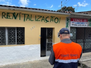 Casas são escolhidas de forma aleatória para realização das vistorias. Foto: Marcelle Limeira/Ascom Defesa Civil