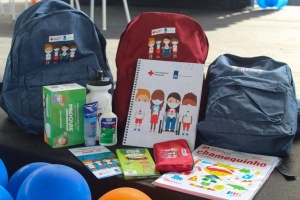 Kit escolar entregue aos alunos. Foto: Julita Bittencourt/Ascom Semed