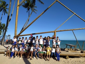Acompanhados por professores e coordenadora pedagógica, estudantes aprenderam um pouco mais sobre a cidade. Foto: cortesia