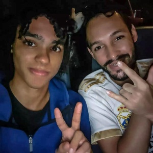 Alunos do Núcleo de Línguas Estrangeiras, João Victor da Silva e Emerson Santos Lino. Foto: cortesia