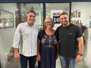 Além dos artistas, o gerente de marketing da Casas Jardim, Marcos Silveira, também esteve presente