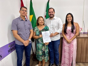 Dona Maria de Lourdes foi a primeira mulher empreendedora a realizar o cadasto. Foto: Ascom Semsc
