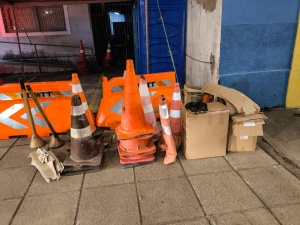 Materiais utilizados de forma irregular foram recolhidos pelos órgãos municipais. Foto: Ascom Semsc