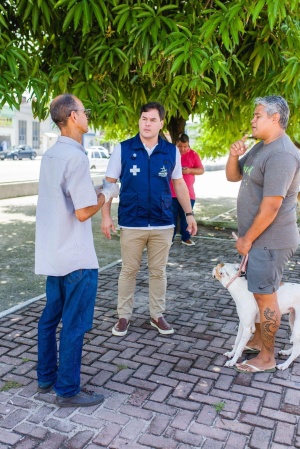 Diretor de Vigilância em Saúde, Edlúcio Donato, visitou pontos de vacinação. Fotos: Gabriel Moreira/Secom Maceió