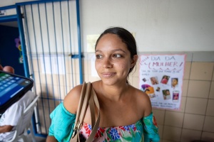 Larissa resolveu pendências para se inserir no Cadastro Único. Foto: Felipe  / Secom Maceió
