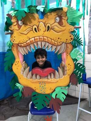 Momento de aprendizado contou com totens em formato de dinossauros. Foto: cortesia