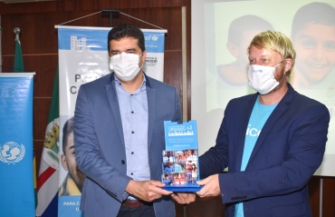 Prefeito Rui Palmeira recebe representante do UNICEF