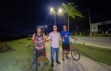 Prefeitura de Maceió entrega iluminação em LED da Avenida Marília Mendonça