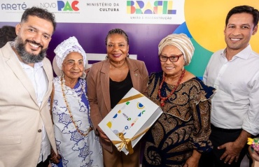 Vice-prefeito inaugura primeiro Parque Biblioteca bilíngue do Brasil, no Benedito Bentes