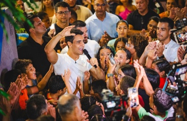 Prefeitura entrega praça no Conjunto Carminha e celebra nova fase do Benedito Bentes