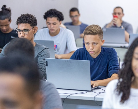 Emprega Jovem segue com vagas para cursos gratuitos em Maceió