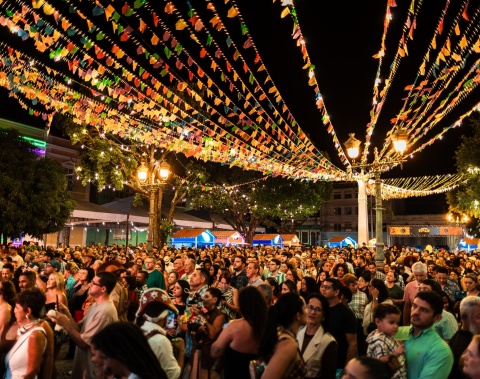 Paulo Barba, Renato Braz e grandes nomes da música brasileira movimentam o Theatro Homerinho no Polo Dois Leões