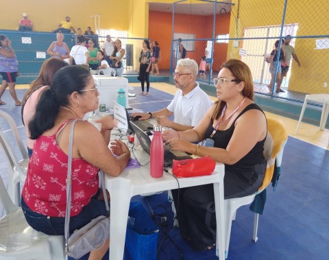 Moradores do Jacintinho são beneficiados com atendimentos do Cadastro Único