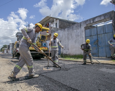 Pavimentação asfáltica beneficia vias do Tabuleito do Martins