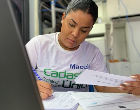 Unidade móvel do Cadastro Único estará no Calçadão do Comércio, nesta quinta-feira(26)