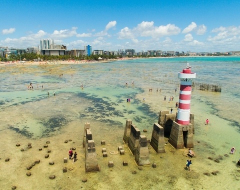 Maceió se destaca como destino mais procurado para voos e hospedagens entre setembro e novembro, aponta KAYAK