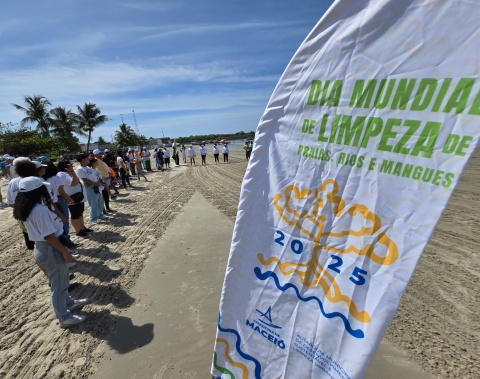 Dia Mundial de Limpeza das Praias: Alurb promove mutirão por toda a orla de Maceió