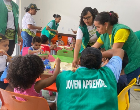 Alurb realiza ações de educação ambiental e limpeza urbana em diferentes regiões de Maceió