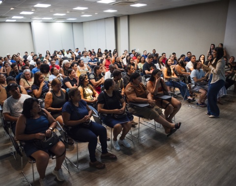 Prefeitura de Maceió capacita 260 ambulantes da orla e fortalece economia e turismo