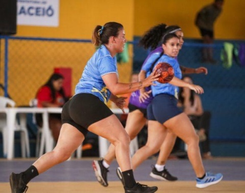 Ginásio Arivaldo Maia sedia competição de Handebol Infantil Feminino, em Maceió