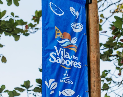 Vilas dos Sabores abrem novas oportunidades para ambulantes que vivem do comércio na orla de Maceió