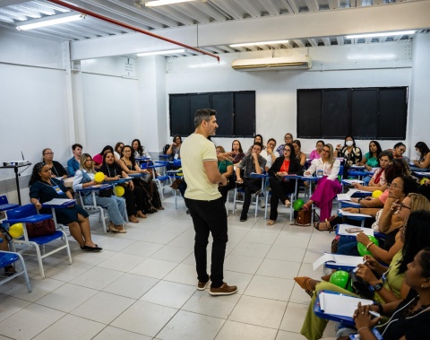 Semed, Fundepes e Ufal promovem curso de gestão escolar para professores efetivos