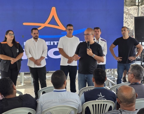 Prefeitura de Maceió reforça orientação a comerciantes da orla para garantir proteção ao consumidor