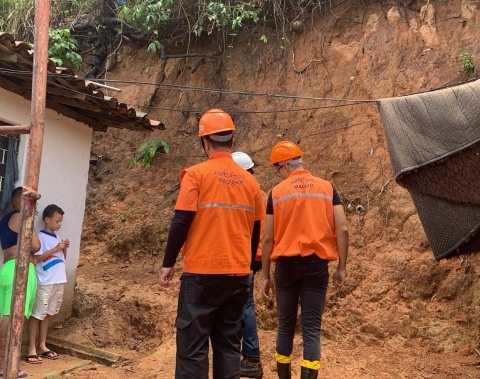 Chuvas intensas mobilizam equipes da Prefeitura de Maceió, que reforça ações em áreas de risco