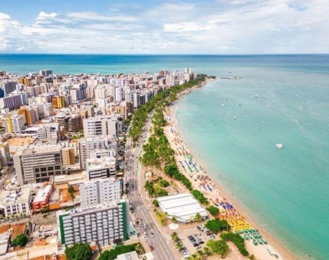 Maceió ocupa a 5ª posição no ranking para o feriado de Tiradentes, aponta Kayak