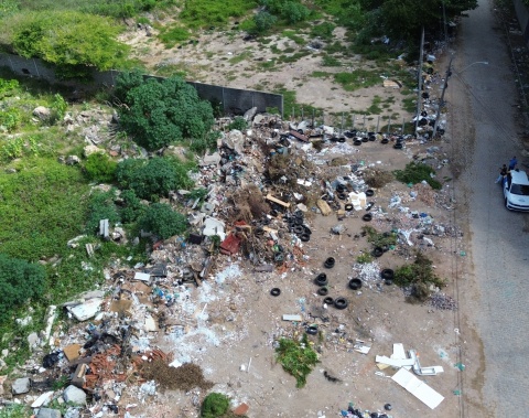 Abandono de terrenos representa 48% das denúncias registradas pela Alurb
