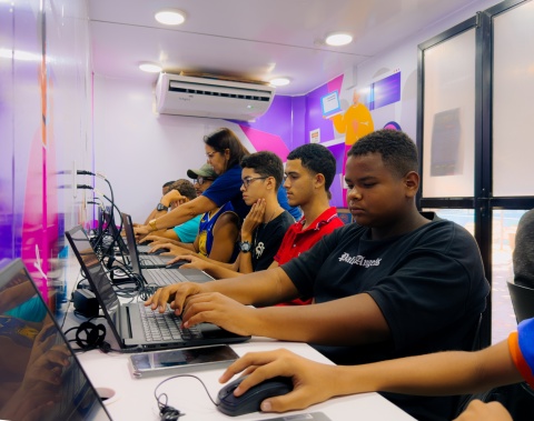 Tech Massa retoma atividades e leva cursos gratuitos ao Benedito Bentes e ao Rio Novo