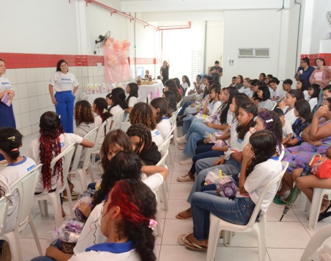 Ciclo de Cuidados promove diálogo sobre saúde feminina e prevenção à violência no Cras Bebedouro