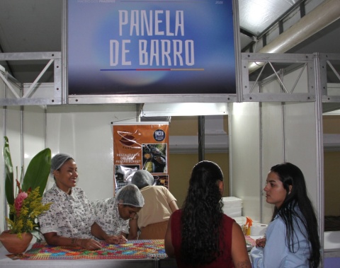 Festival reúne maceioenses e turistas para saborear gastronomia popular no Jaraguá