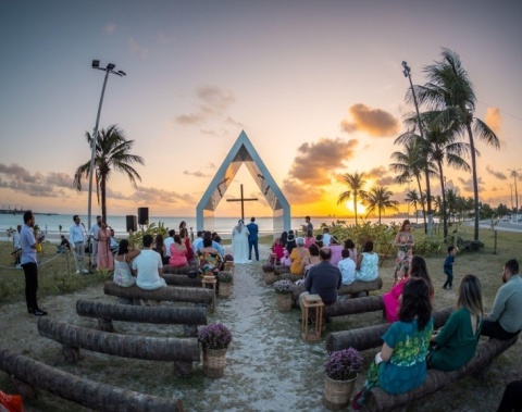 Capelinha de Jaraguá recebe 116 casamentos em 2025 e segue como um dos cenários mais desejados de Maceió