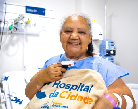 “Foi um atendimento mil”: após infarto, paciente passa por cateterismo no Hospital da Cidade e se emociona com acolhimento recebido