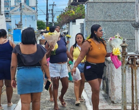 Semsc realiza credenciamento de ambulantes para o Dia de Finados em Maceió