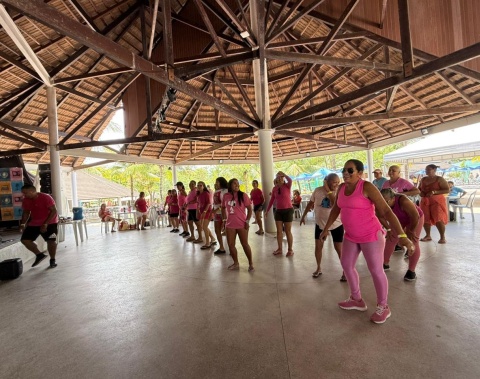 Projeto "eMulti em Movimento" promove dia de lazer com usuárias no Sesc Guaxuma