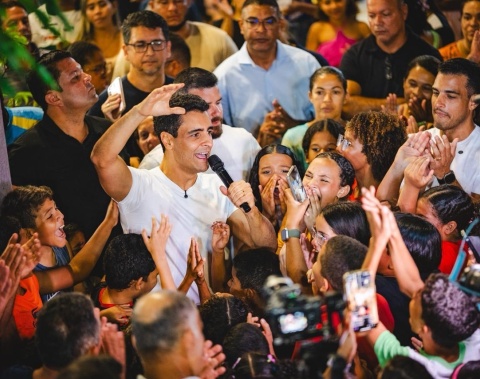 JHC entrega areninha no Benedito Bentes e reforça compromisso com os mais pobres