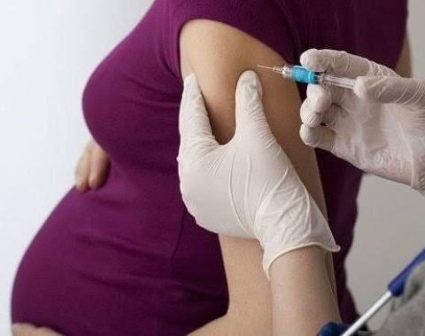 Maceió inicia vacinação contra o Vírus Sincicial Respiratório para gestantes