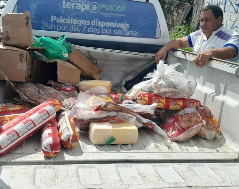 Vigilância Sanitária apreende 200 kg de produtos fora do prazo de validade