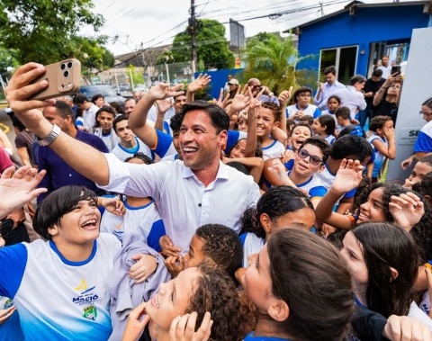 Prefeito Rodrigo Cunha entrega Escola Maceió Leitura com estrutura para 850 alunos