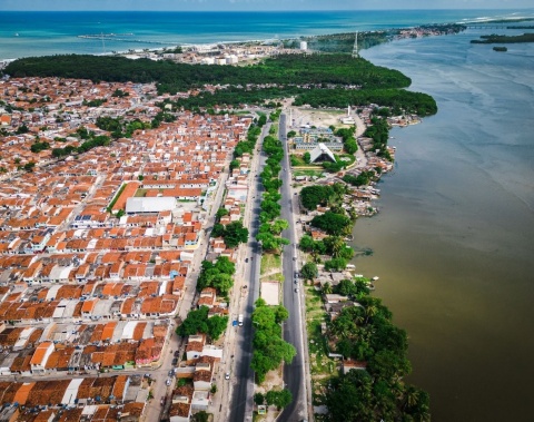 Prefeitura muda vida de pessoas no Vergel do Lago com maior programa urbanístico da história do bairro