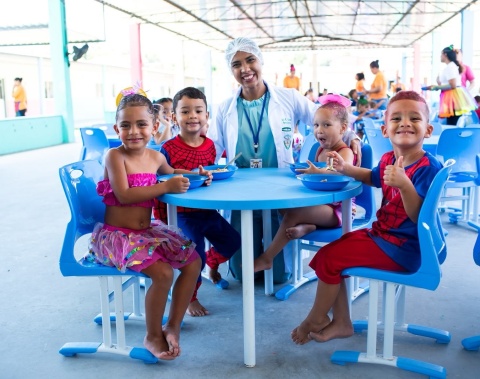 Dia Mundial da Alimentação: Gigantinhos garantem cardápio saudável a crianças em Maceió